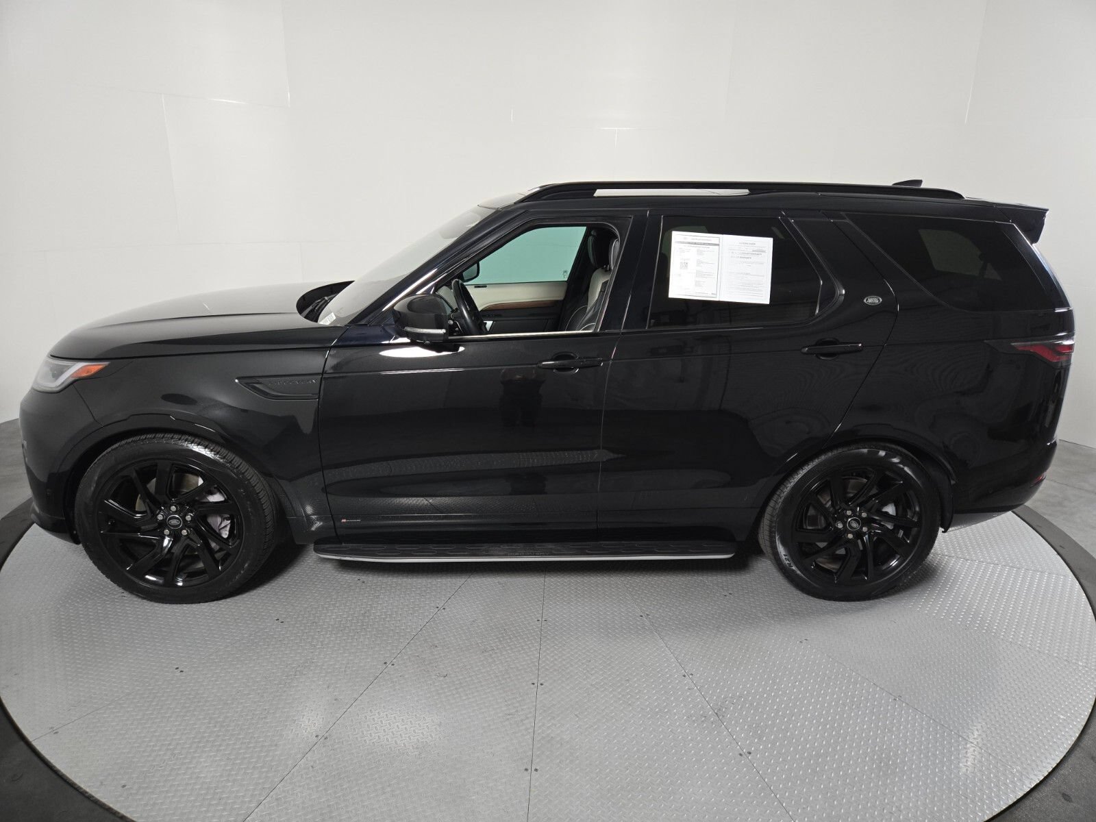 Used 2022 Land Rover Discovery S R-Dynamic AWD/4WD image 33