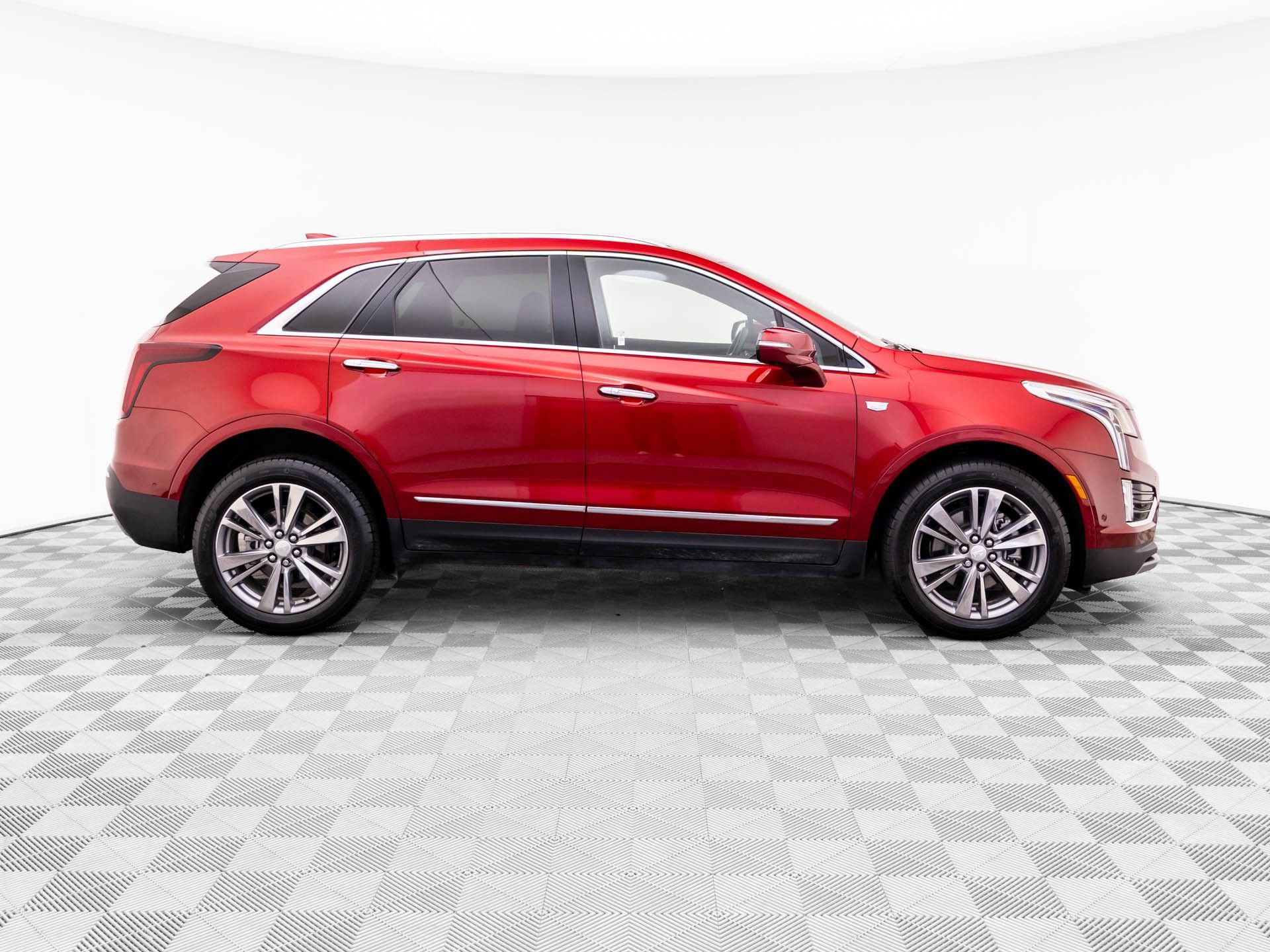 Certified 2026 Cadillac XT5 Premium Luxury w/ Driver Assist Package AWD/4WD image 7