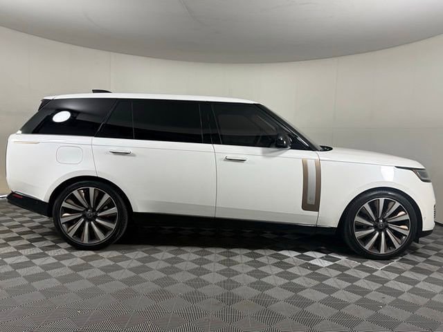 Used 2023 Land Rover Range Rover SV image 9