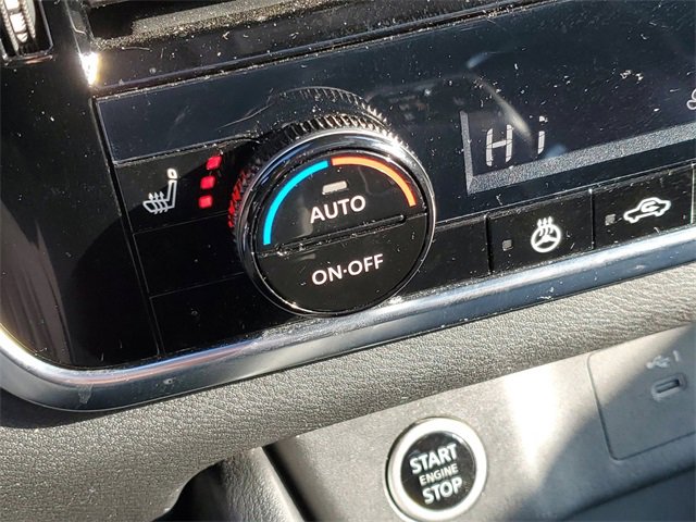 Used 2021 Nissan Rogue SV w/ Premium Package image 16