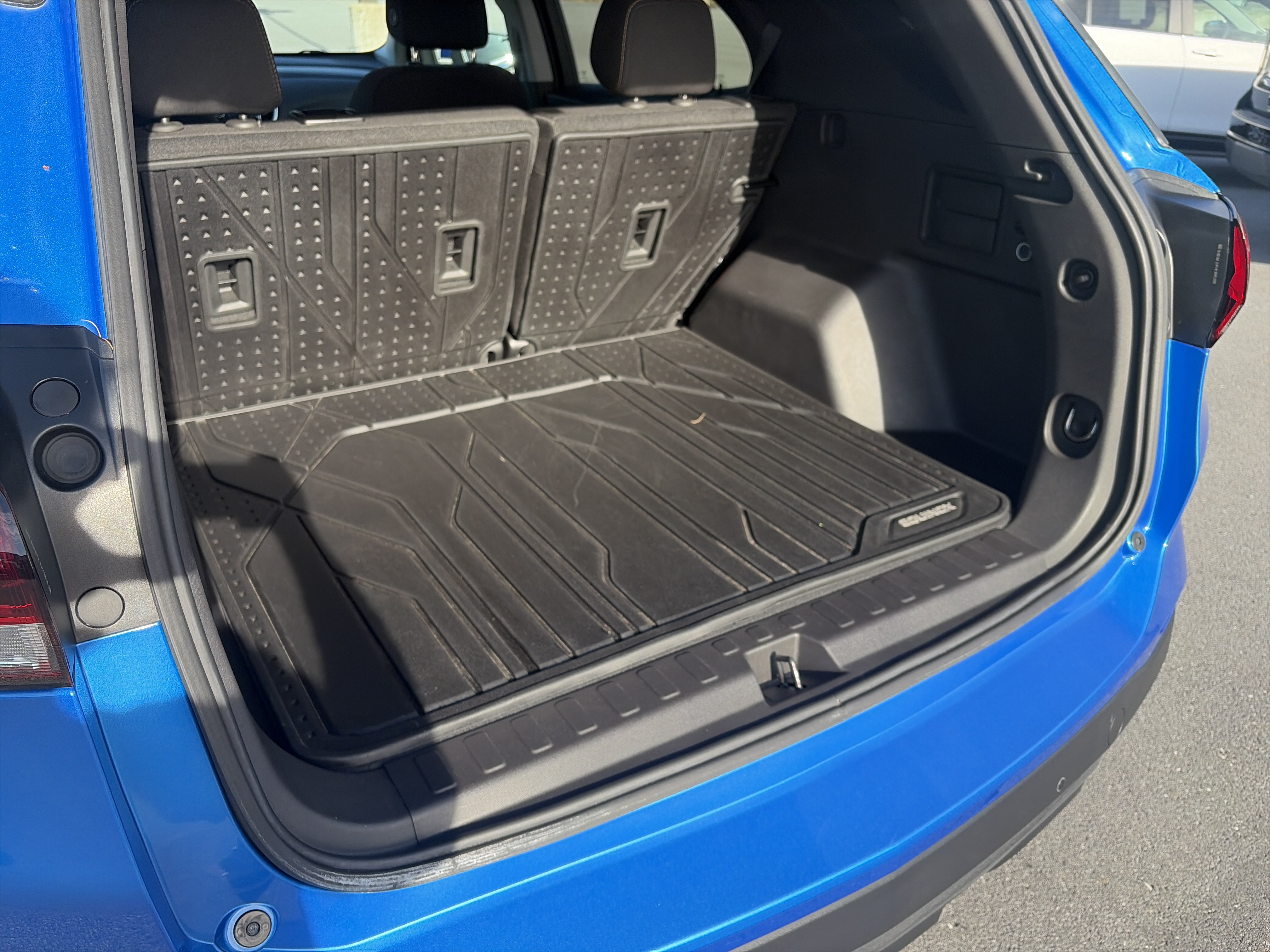 Used 2024 Chevrolet Equinox LT w/ LPO, Floor Liner Package AWD/4WD image 17