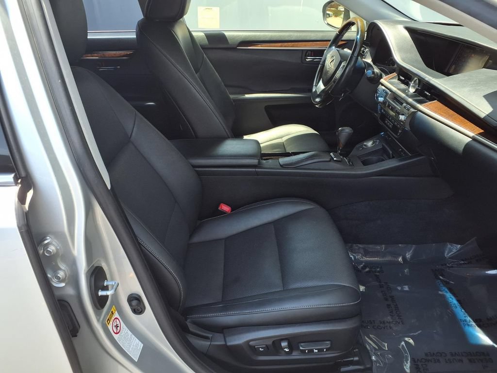 Used 2015 Lexus ES 350 w/ Premium Package FWD image 37