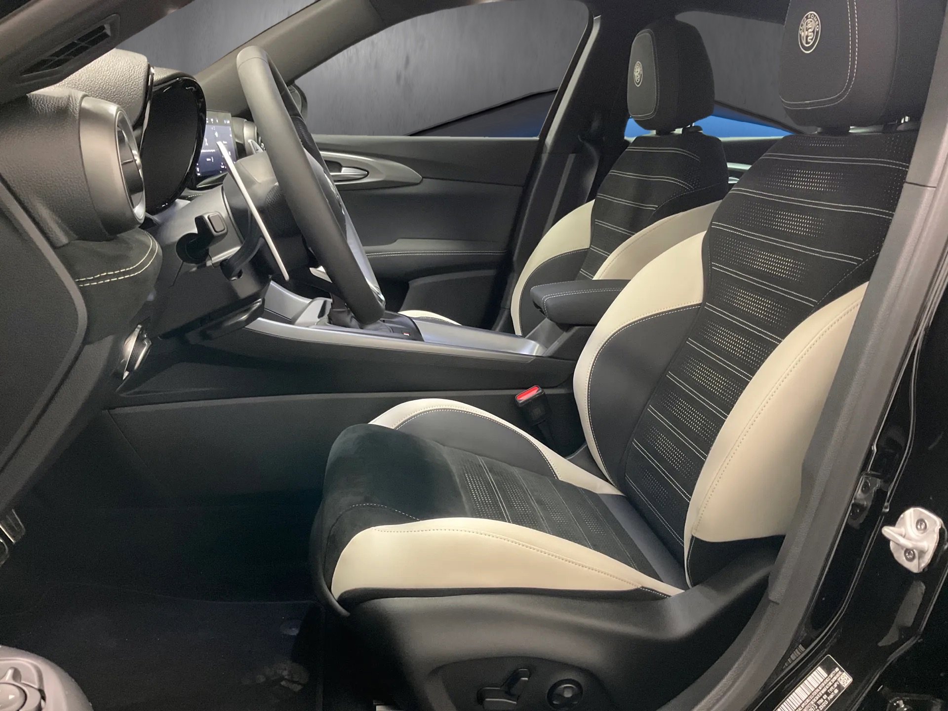New 2026 Alfa Romeo Tonale image 3
