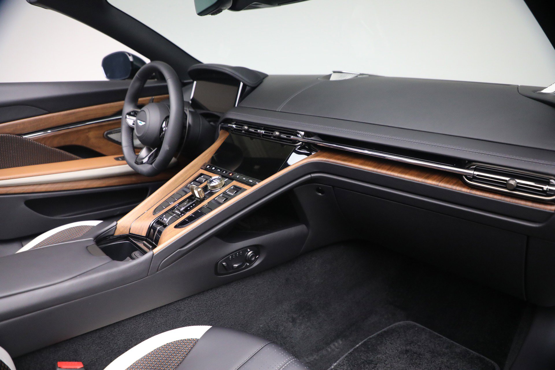 New 2026 Aston Martin DB12 Convertible RWD image 32
