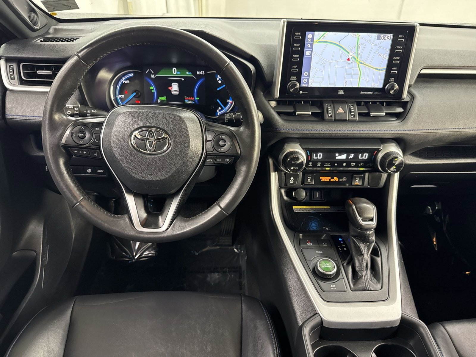 Used 2020 Toyota RAV4 XSE image 25