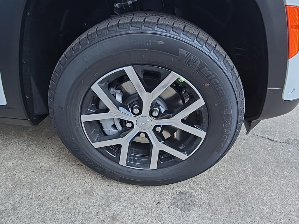 New 2025 Jeep Grand Cherokee Limited w/ Luxury Tech Group II image 22