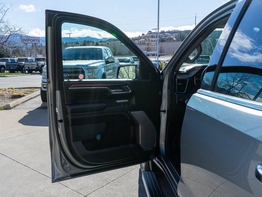 Used 2024 GMC Sierra 1500 Denali w/ Denali Reserve Package AWD/4WD image 18