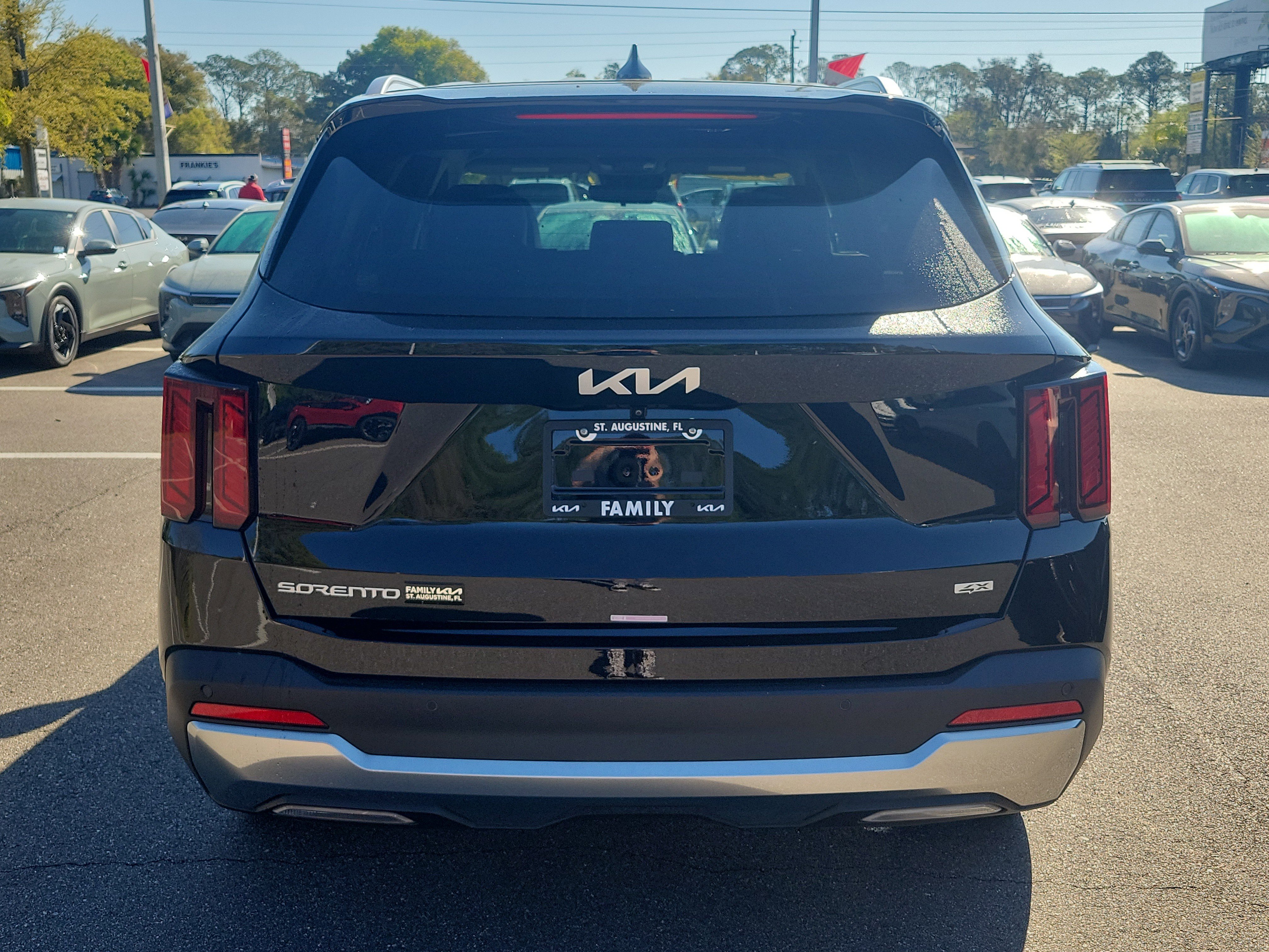 Certified 2025 Kia Sorento S image 5