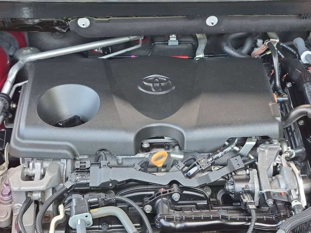 Used 2021 Toyota RAV4 LE AWD/4WD image 33