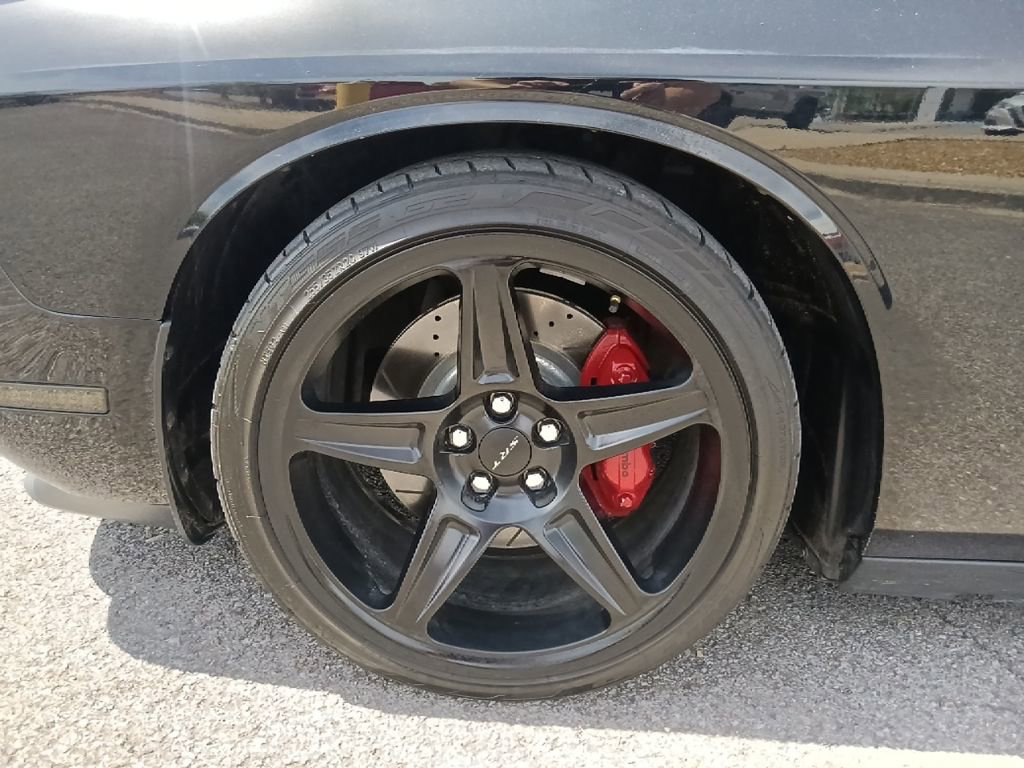 Used 2014 Dodge Challenger R/T RWD image 10