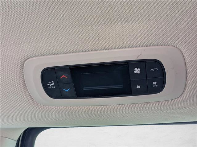 Used 2022 Chrysler Pacifica Touring-L FWD image 16