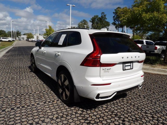 Certified 2023 Volvo XC60 T8 Ultimate w/ Climate Package image 7