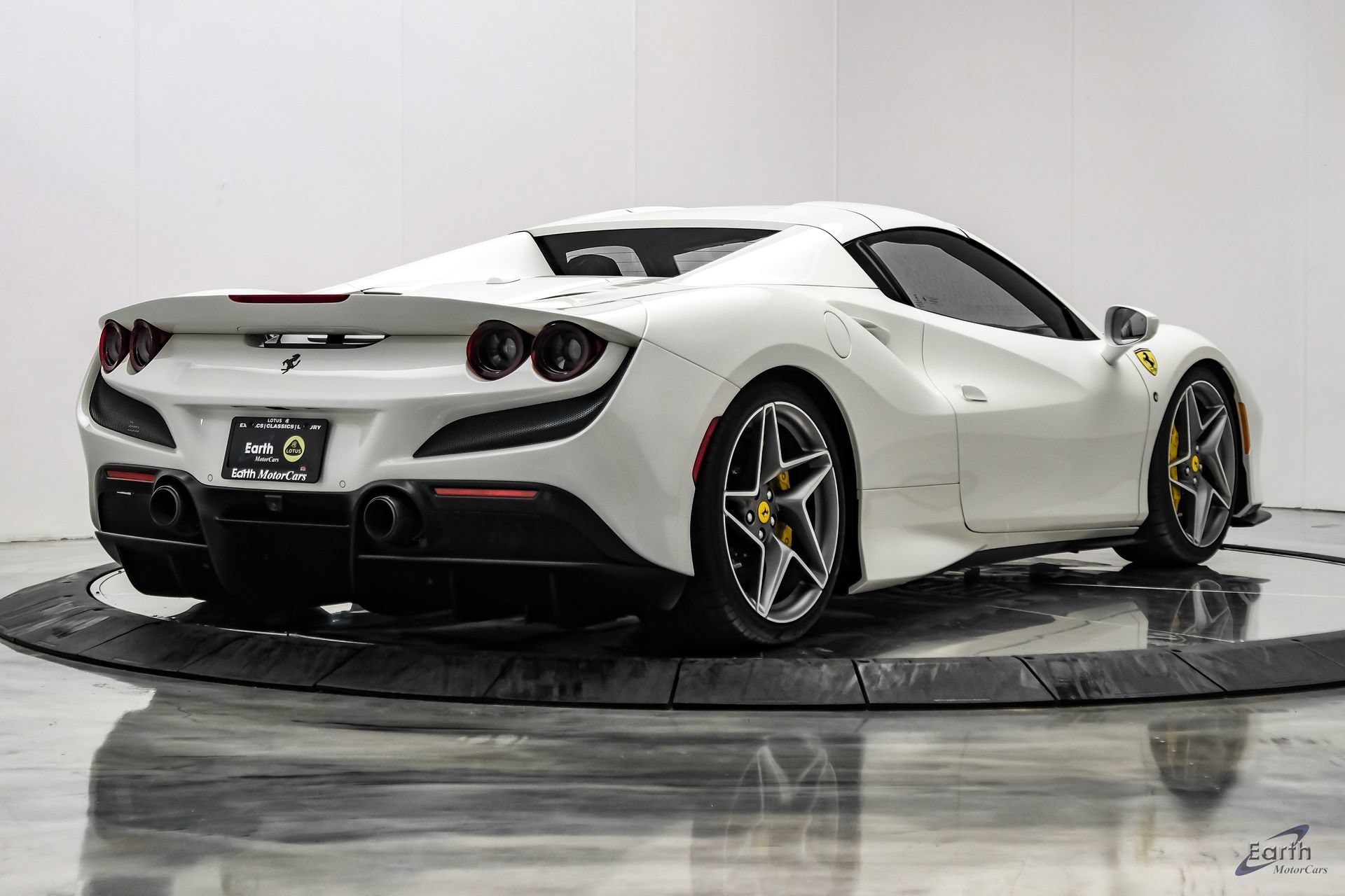 Used 2022 Ferrari F8 Tributo RWD image 23