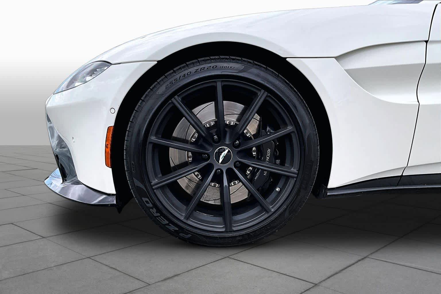 Used 2020 Aston Martin V8 Vantage Coupe image 8