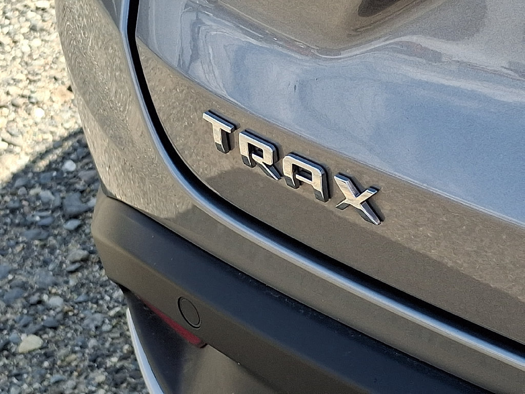 Used 2025 Chevrolet Trax LT w/ Driver Confidence Package FWD image 30