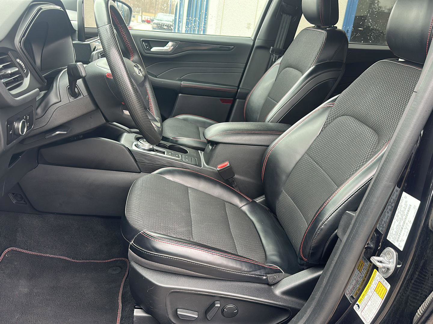 Used 2023 Ford Escape ST-Line image 9