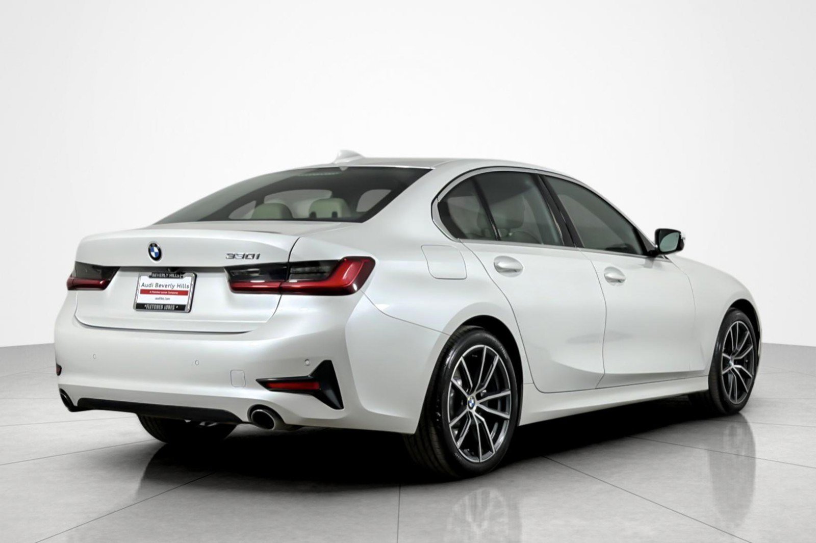 Used 2021 BMW 330i Sedan w/ Convenience Package RWD image 5