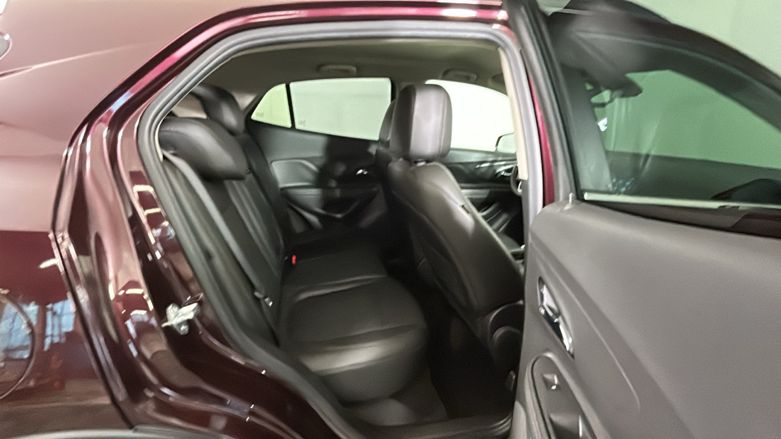 Used 2018 Buick Encore Preferred FWD image 34