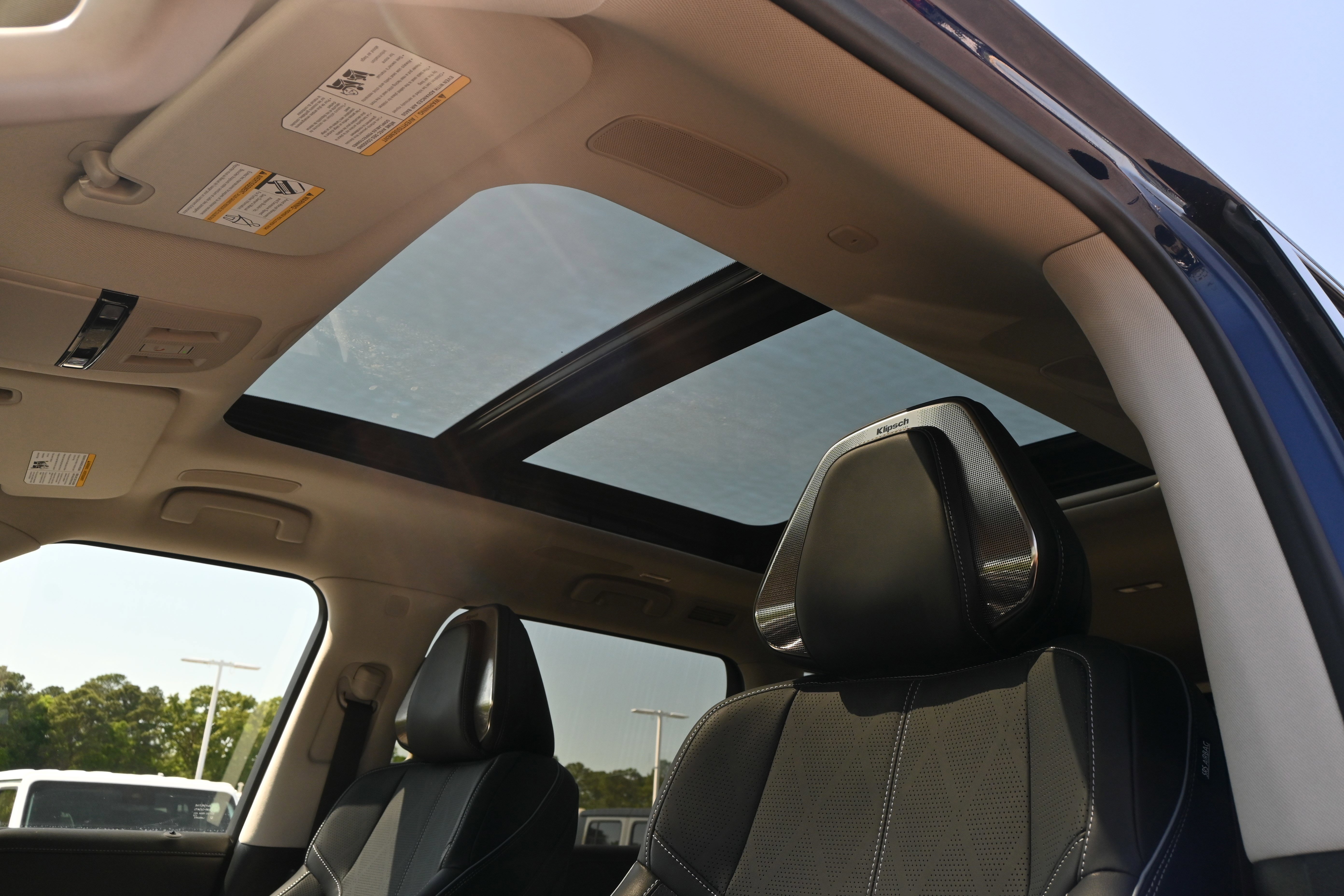 Used 2025 INFINITI QX80 Sensory AWD/4WD image 28