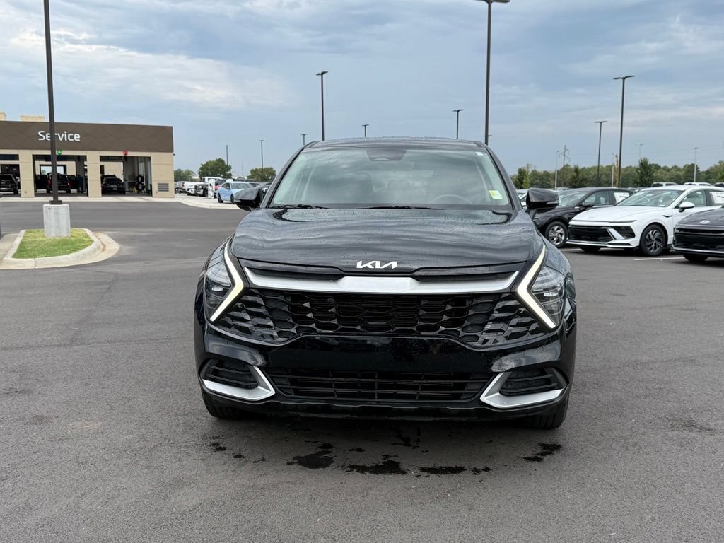 Used 2024 Kia Sportage EX FWD image 2