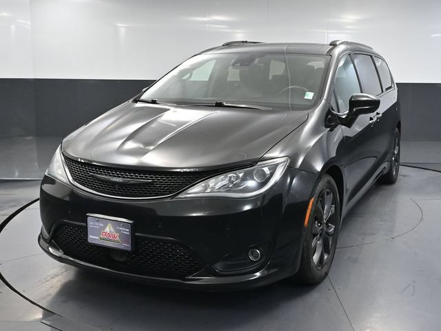 Used 2019 Chrysler Pacifica Touring-L Plus w/ Advanced Safetytec Group FWD image 12