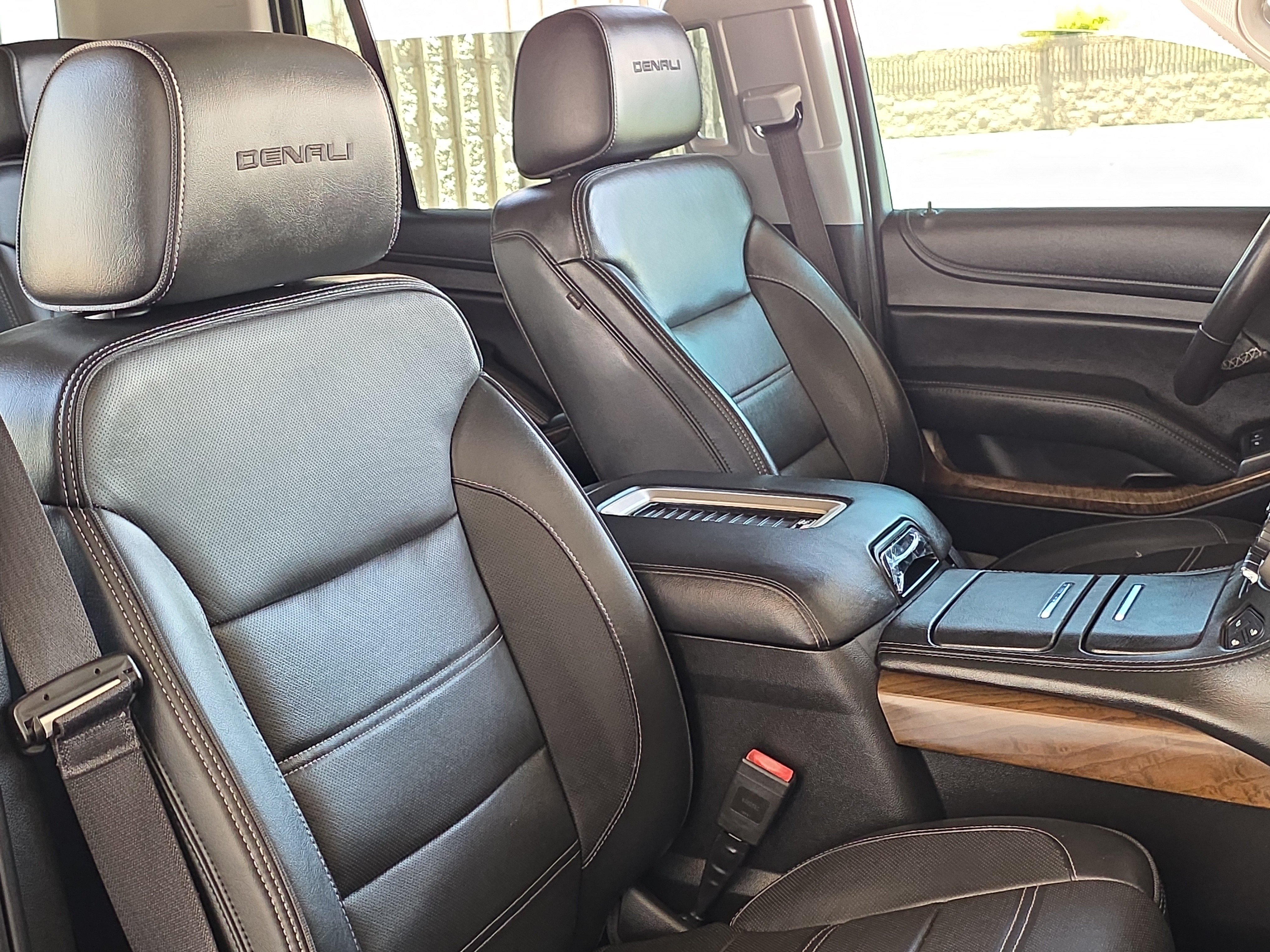 Used 2018 GMC Yukon Denali w/ Open Road Package AWD/4WD image 36