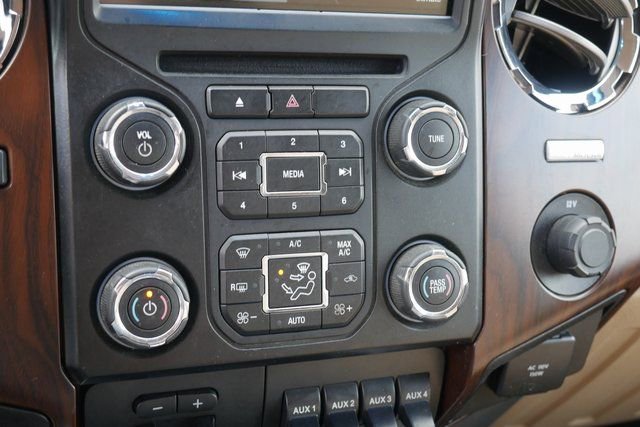 Used 2015 Ford F350 Lariat image 22