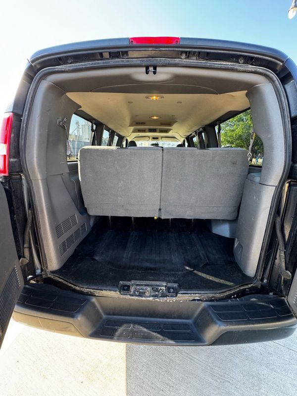 Used 2018 Chevrolet Express 2500 LS w/ Driver Convenience Package RWD image 21