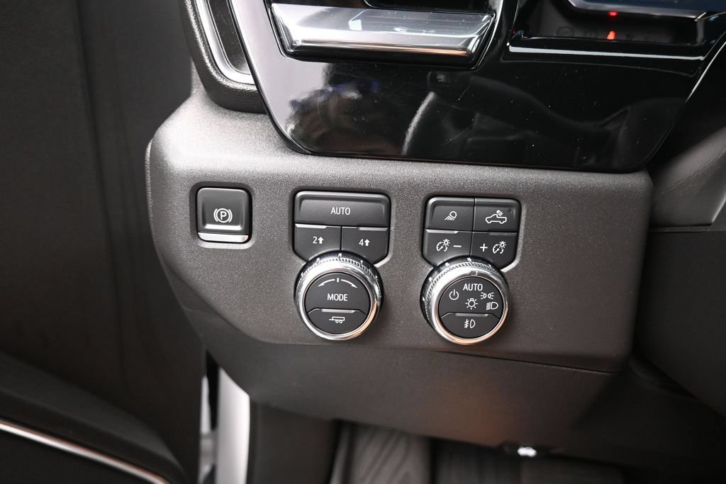 Used 2025 GMC Sierra 1500 SLT w/ SLT Premium Package AWD/4WD image 19