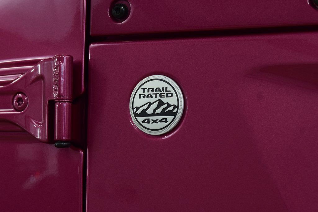 Used 2024 Jeep Wrangler Sahara w/ Technology Group image 17