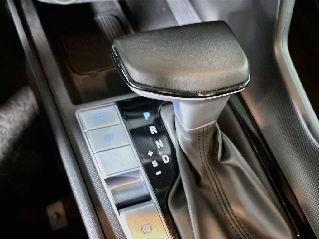Used 2025 Hyundai Elantra SEL FWD image 18