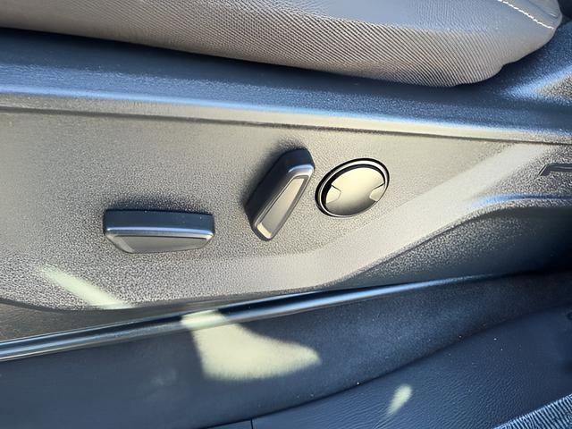 Used 2023 Ford F150 4x4 SuperCrew image 25