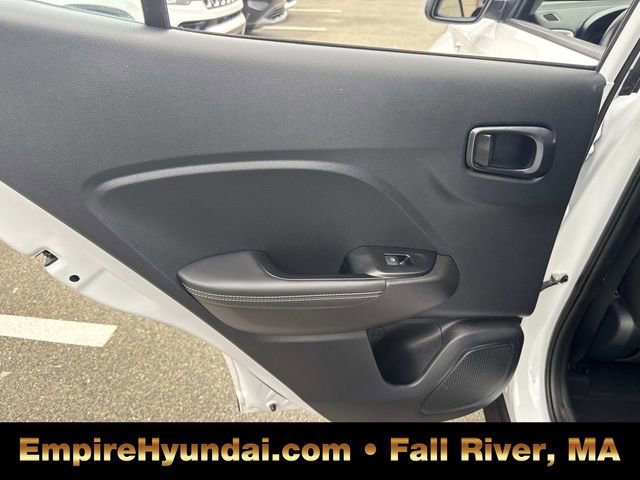 Used 2023 Hyundai Venue Limited w/ Cargo Package image 15