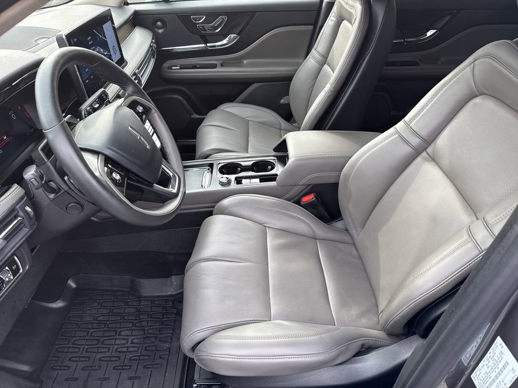 Used 2025 Lincoln Corsair Reserve w/ Equipment Group 202A image 9