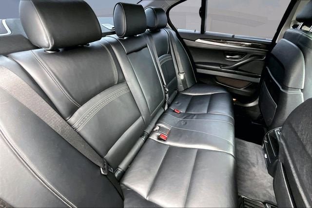 Used 2016 BMW 550i xDrive Sedan AWD/4WD image 28