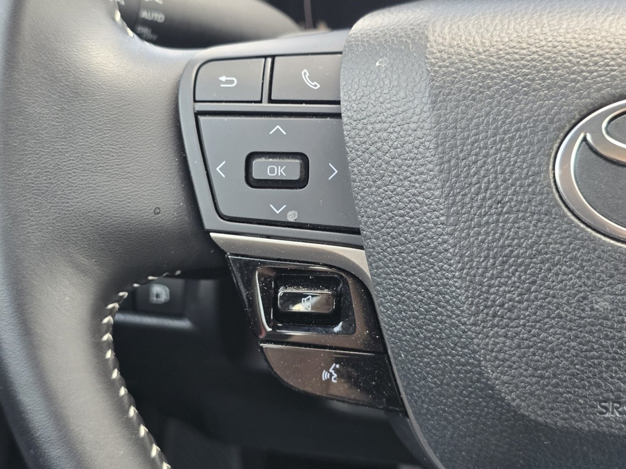 Certified 2025 Toyota Camry SE FWD image 30
