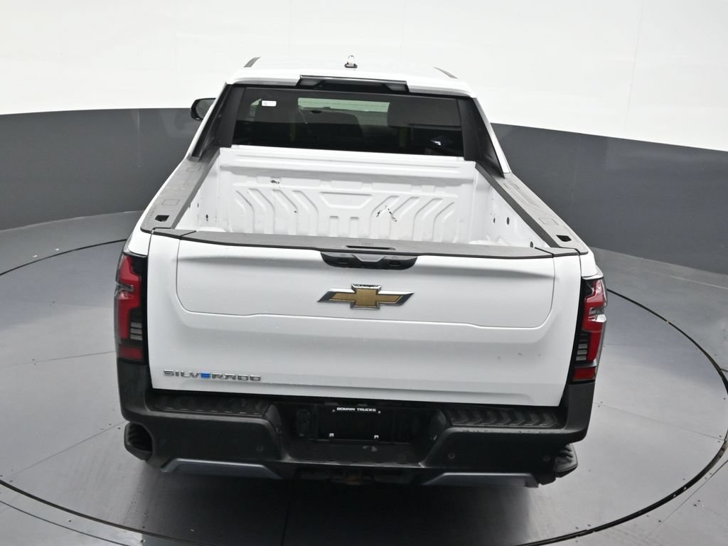 Used 2025 Chevrolet Silverado EV LT AWD/4WD image 19