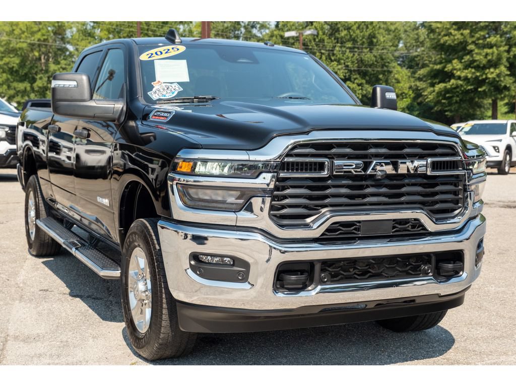 Used 2025 RAM 2500 Big Horn AWD/4WD image 34