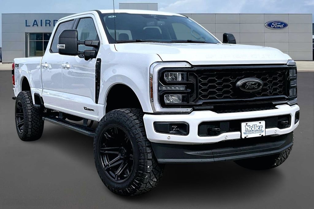 New 2026 Ford F250 Lariat w/ Black Appearance Package image 2