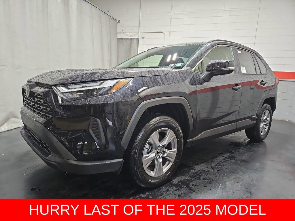 New 2025 Toyota RAV4 XLE image 4