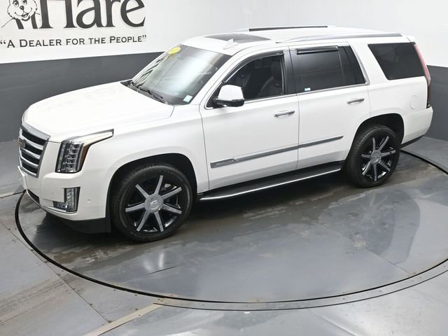 Used 2017 Cadillac Escalade Premium Luxury image 45