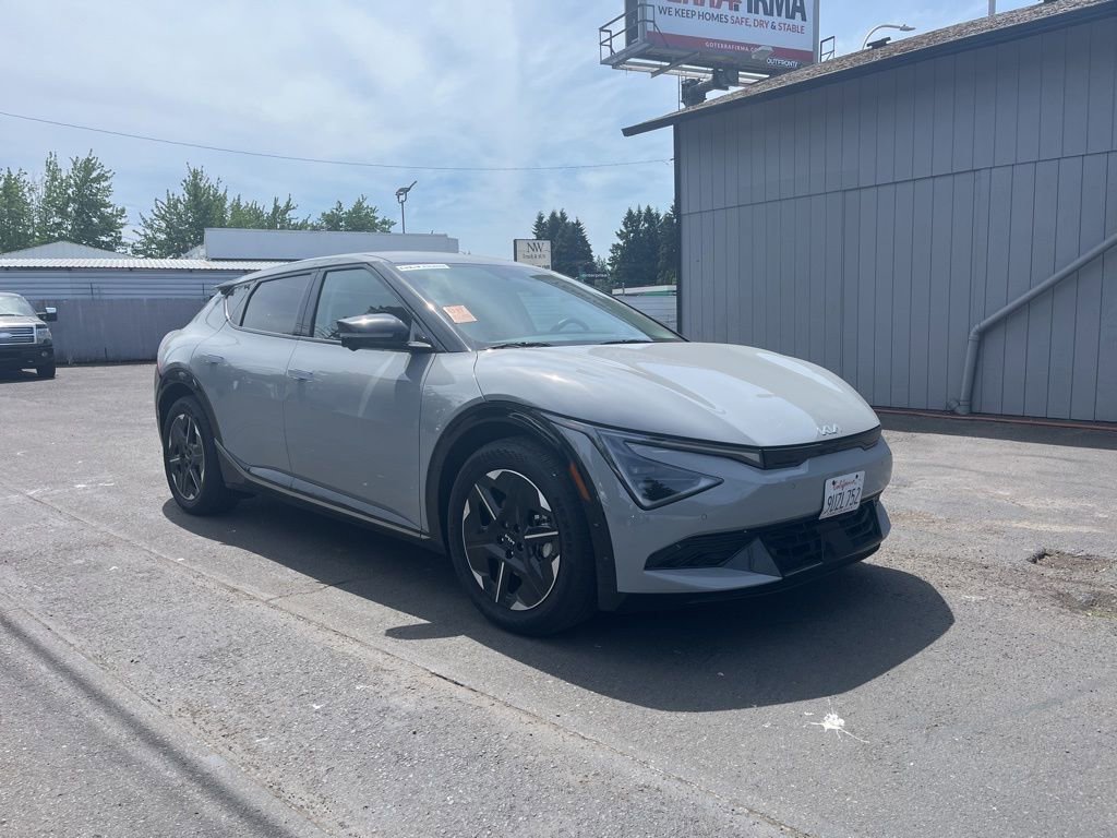 Used 2025 Kia EV6 Wind RWD image 1