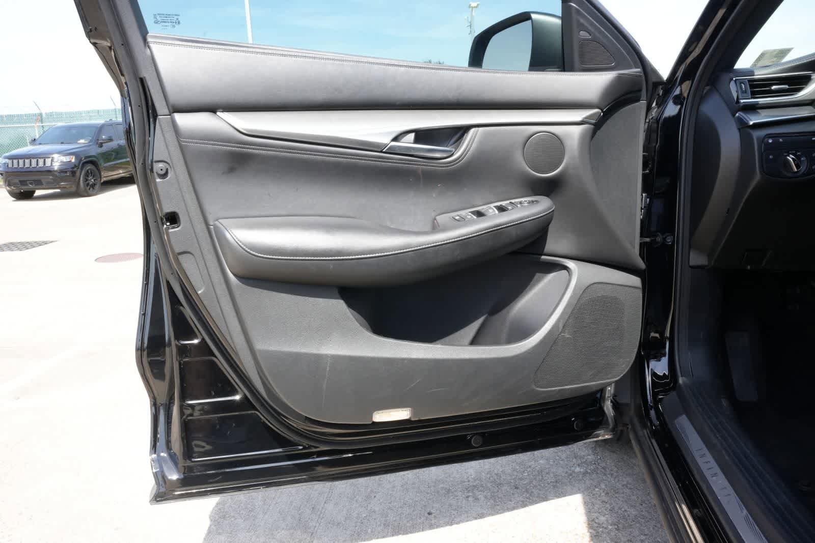 Certified 2023 INFINITI QX55 Luxe w/ Cargo Package AWD/4WD image 14
