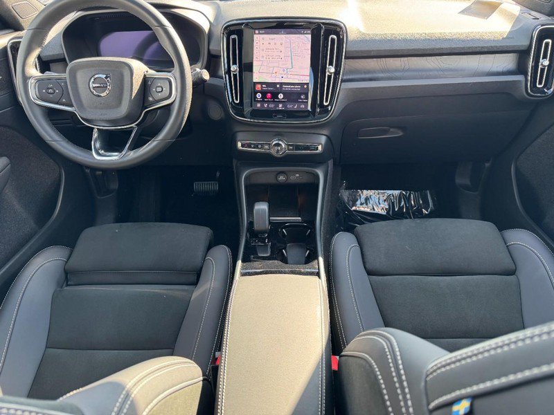 Used 2023 Volvo XC40 Recharge Ultimate w/ Protection Package Premier AWD/4WD image 12