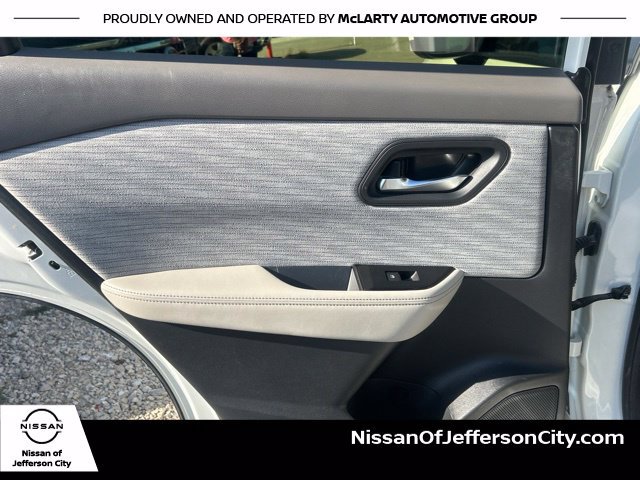 Used 2023 Nissan Rogue SV AWD/4WD image 11