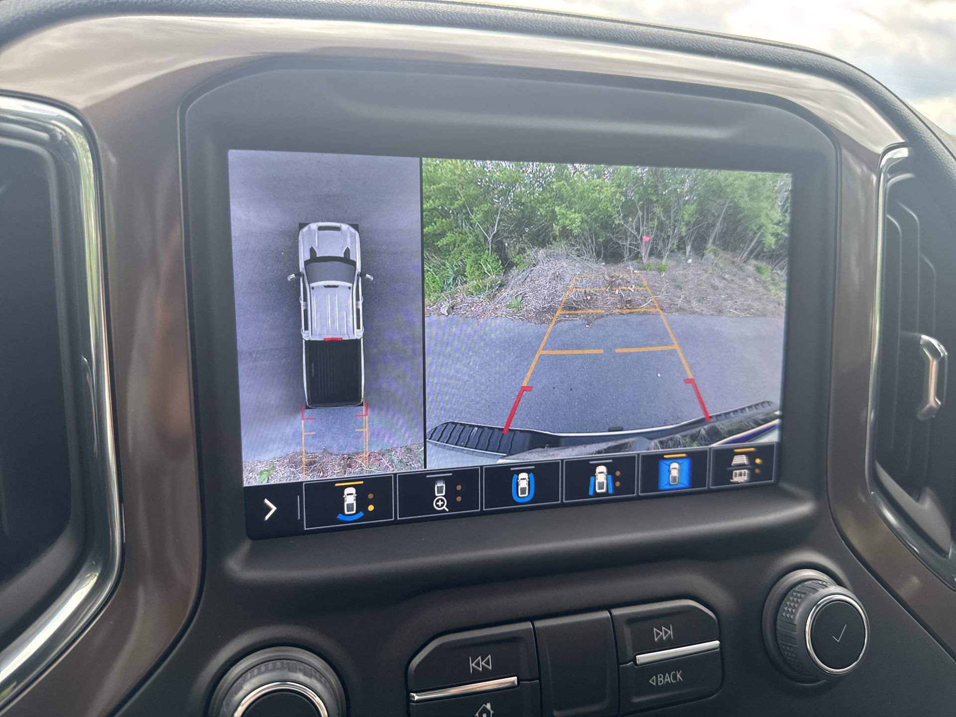 Certified 2022 Chevrolet Silverado 2500 High Country w/ Z71 Off-Road Package AWD/4WD image 23