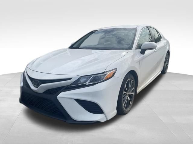 Used 2018 Toyota Camry SE w/ Convenience Package FWD image 2