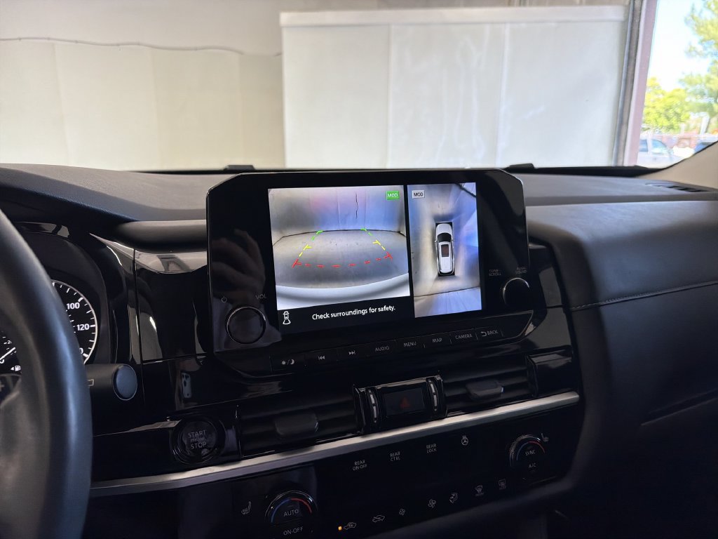 Certified 2025 Nissan Pathfinder SL FWD image 30