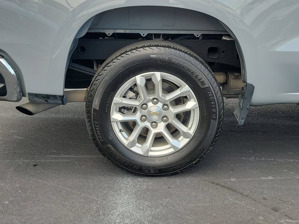Used 2024 Chevrolet Silverado 1500 LT AWD/4WD image 7