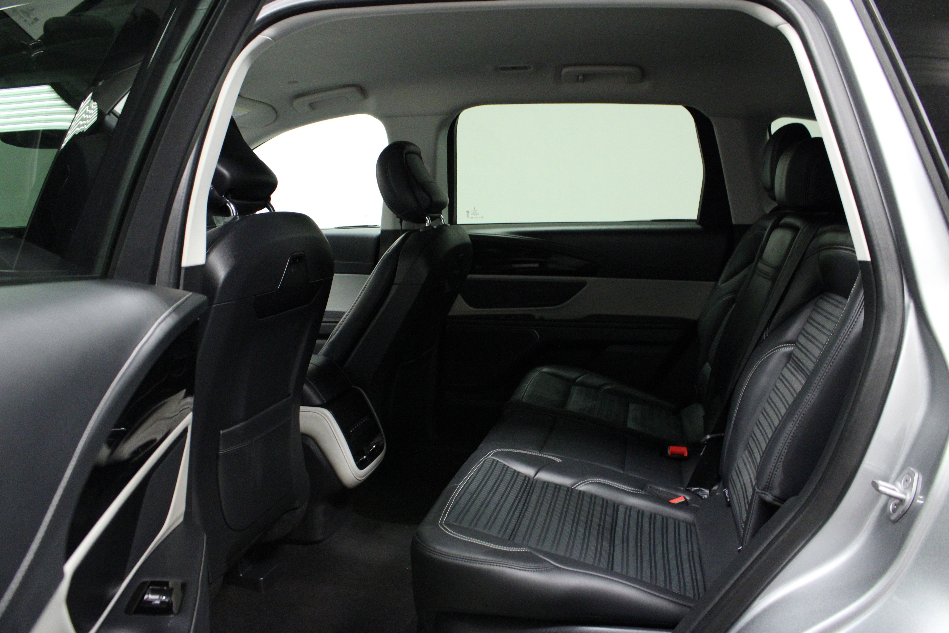 Used 2024 Lincoln Nautilus Reserve image 13